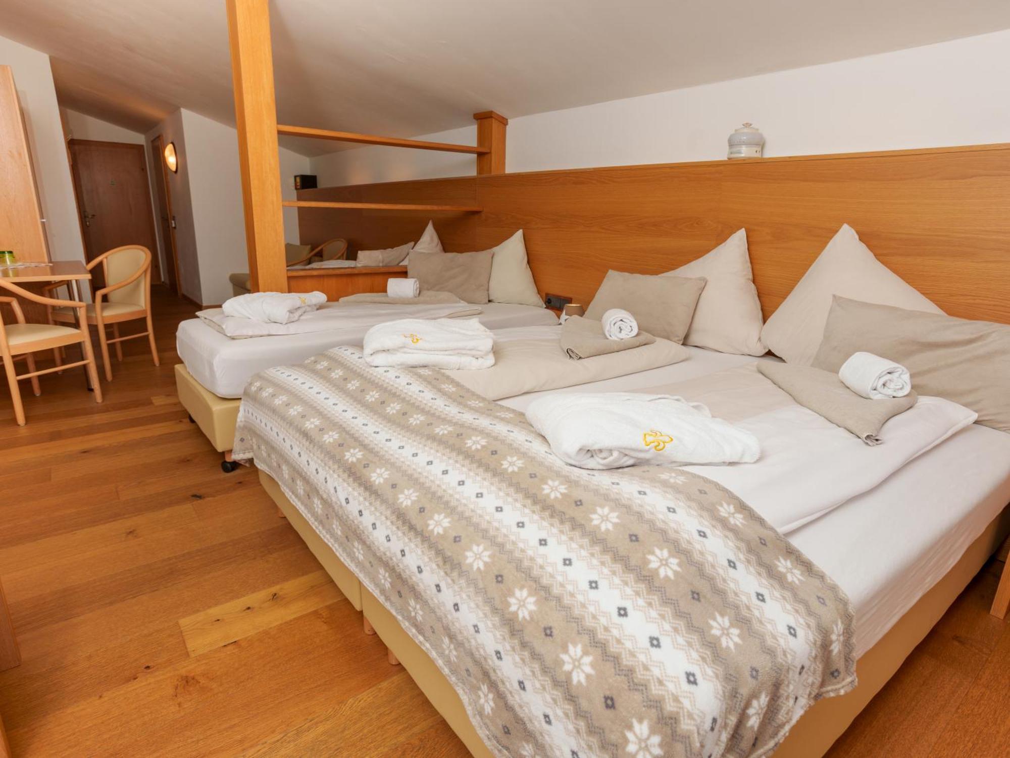 Hotel Kuenstleralm Kaprun Eksteriør billede